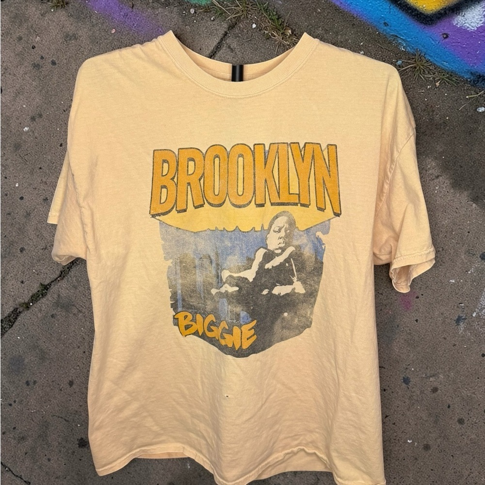 TRUE VINTAGE, LG Brooklyn Biggie Graphic Tee - yellow 90s - Picture 2 of 6